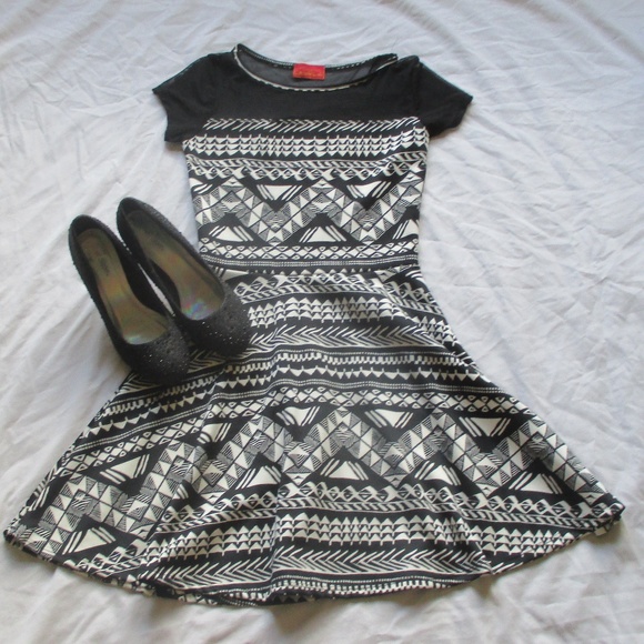 Miss Universe Black & White Pattern Dress w/ Mesh - Picture 1 of 8
